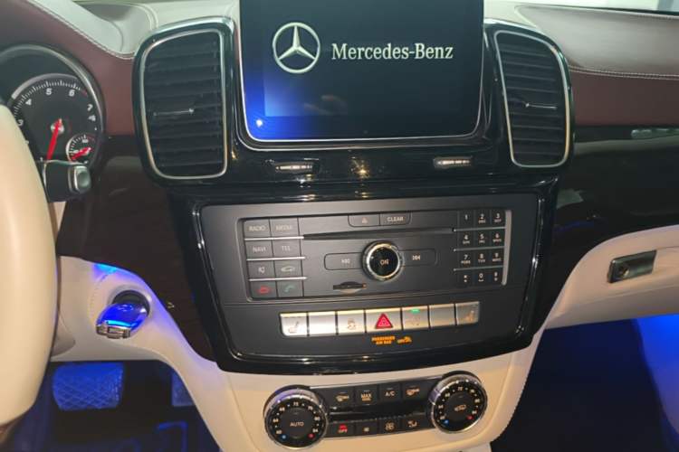 Used Mercedes-Benz GLS  Audio And AC Panel