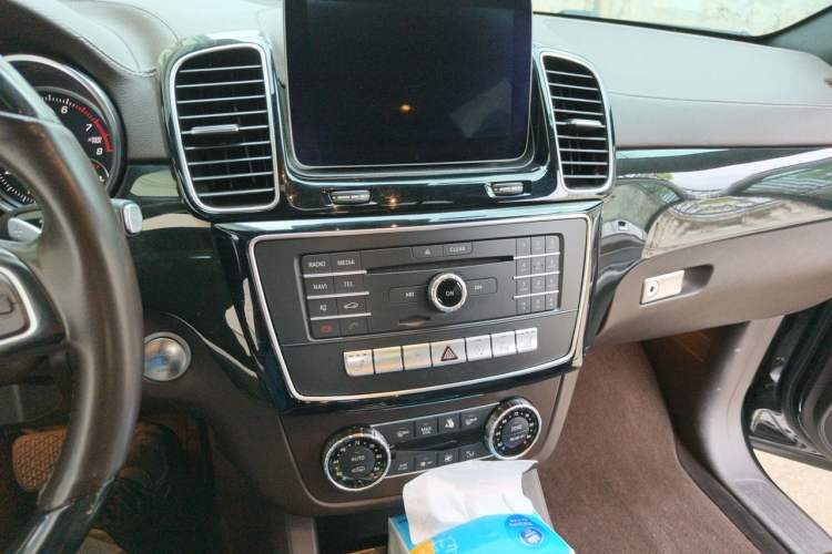Used Mercedes-Benz GLS  Audio And AC Panel