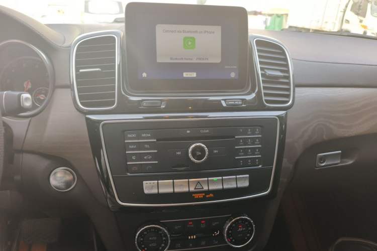 Used Mercedes-Benz GLS 2016 GLS 400 4MATIC Dynamic Model Audio And AC Panel