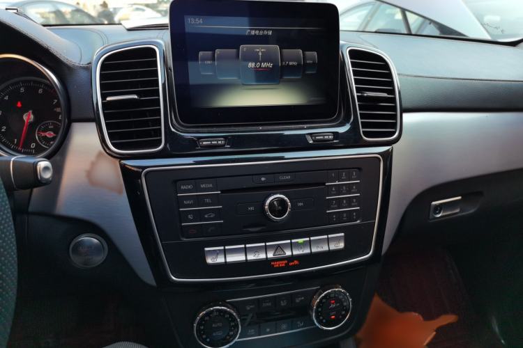 Used Mercedes-Benz GLS 2016 GLS 400 4MATIC Dynamic Model Audio And AC Panel