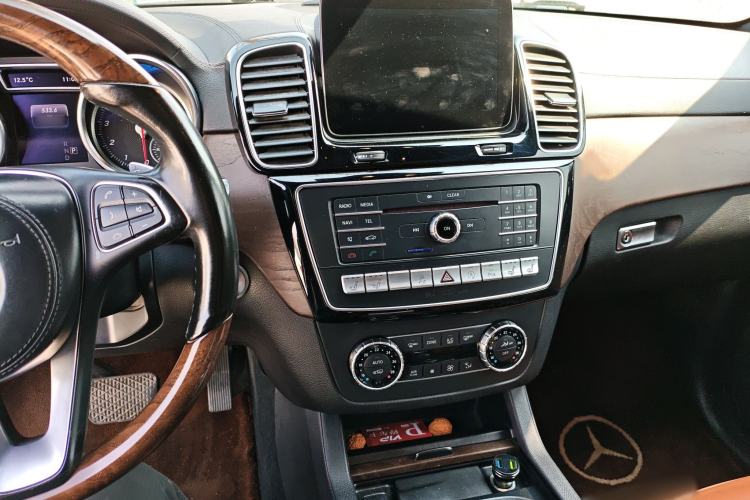 Used Mercedes-Benz GLS 2016 GLS 500 4MATIC Audio And AC Panel