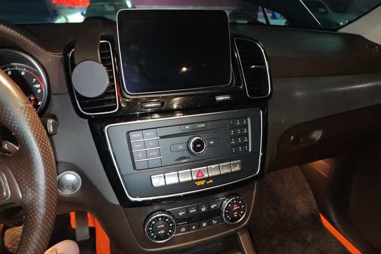 Used Mercedes-Benz GLS 2016 GLS 400 4MATIC Dynamic Model Audio And AC Panel