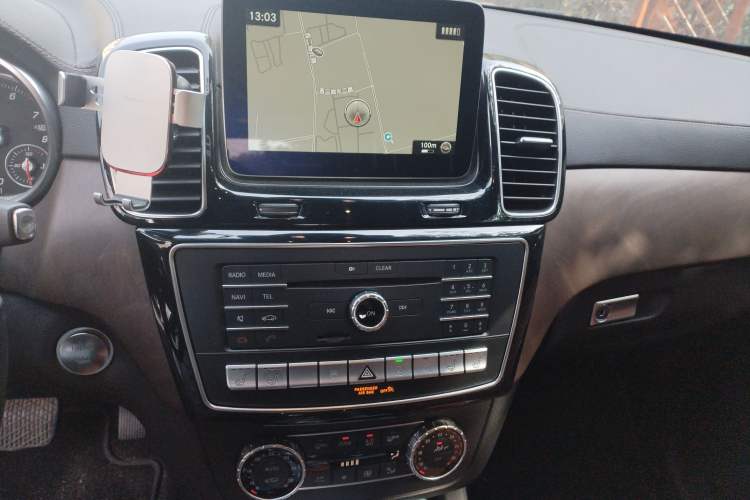 Used Mercedes-Benz GLS 2016 GLS 500 4MATIC Audio And AC Panel