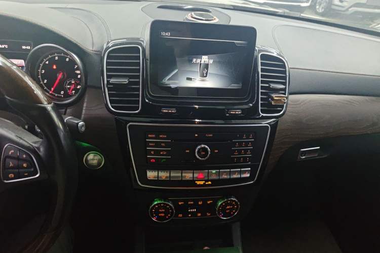 Used Mercedes-Benz GLS 2016 GLS 500 4MATIC Audio And AC Panel