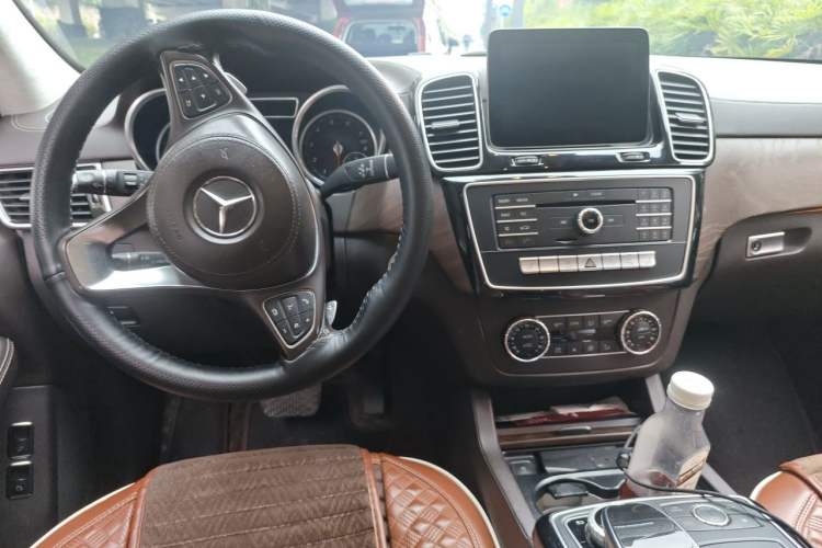 Used Mercedes-Benz GLS 2016 GLS 400 4MATIC Dynamic Model Center Console