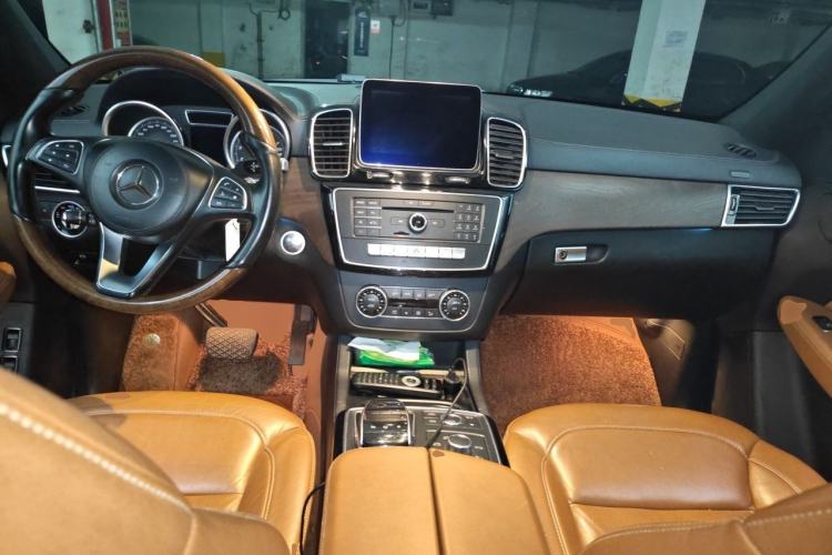 Used Mercedes-Benz GLS 2016 GLS 400 4MATIC Luxury Model Center Console