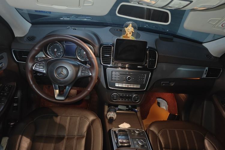 Used Mercedes-Benz GLS 2016 GLS 400 4MATIC Dynamic Model Center Console