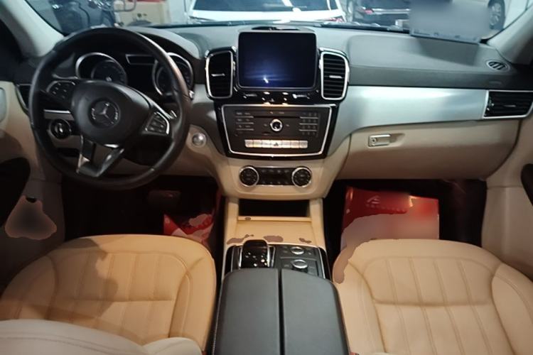 Used Mercedes-Benz GLS 2016 GLS 400 4MATIC Dynamic Model Center Console