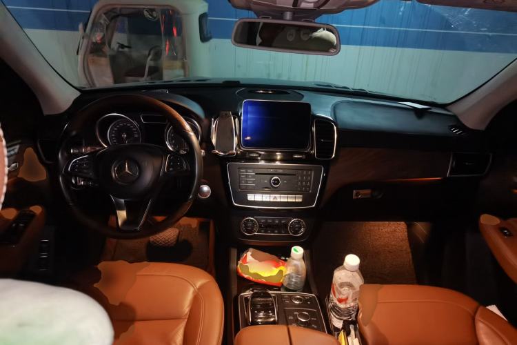 Used Mercedes-Benz GLS 2016 GLS 400 4MATIC Luxury Model Center Console