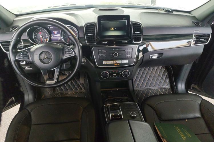 Used Mercedes-Benz GLS  Center Console