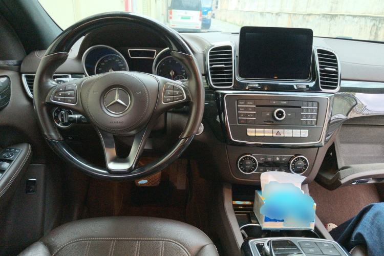 Used Mercedes-Benz GLS  Center Console