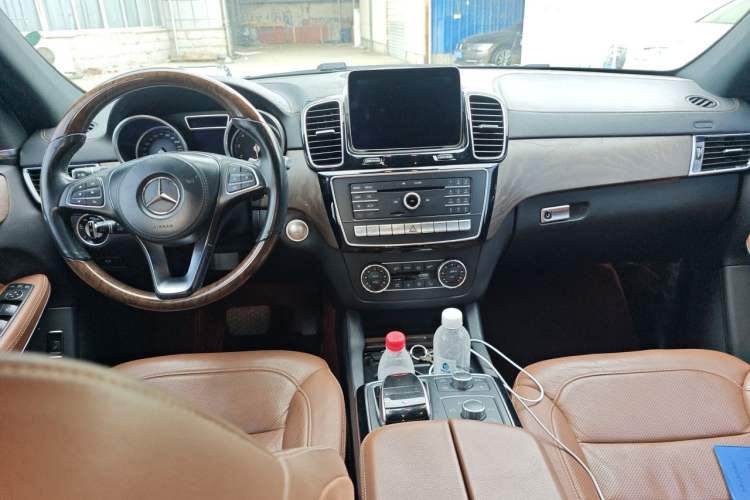 Used Mercedes-Benz GLS 2016 GLS 500 4MATIC Center Console