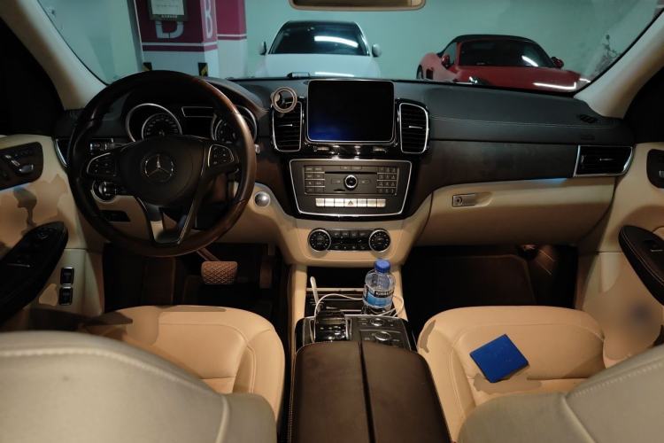 Used Mercedes-Benz GLS 2016 GLS 400 4MATIC Luxury Model Center Console