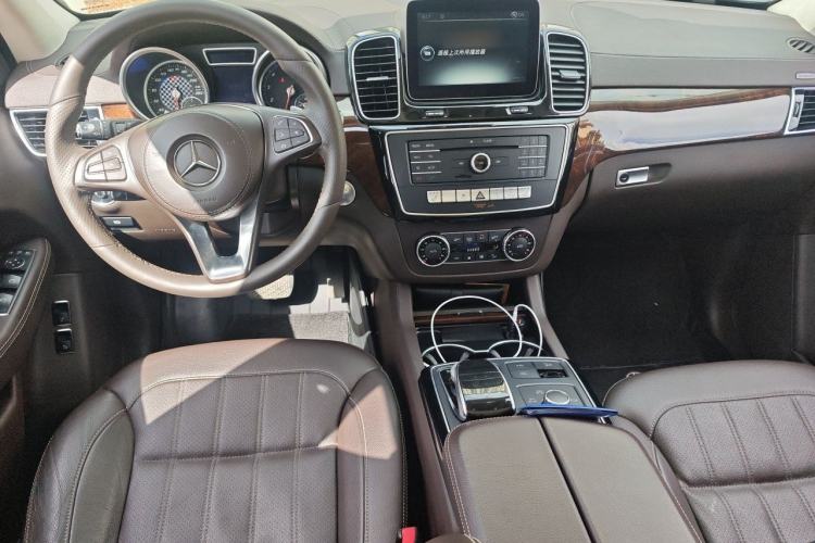Used Mercedes-Benz GLS  Center Console