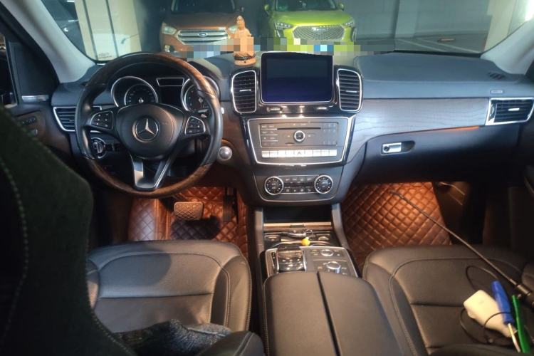 Used Mercedes-Benz GLS 2016 GLS 500 4MATIC Center Console