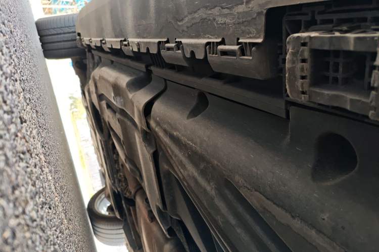 Used Mercedes-Benz GLS 2016 GLS 500 4MATIC Chassis Rear Left