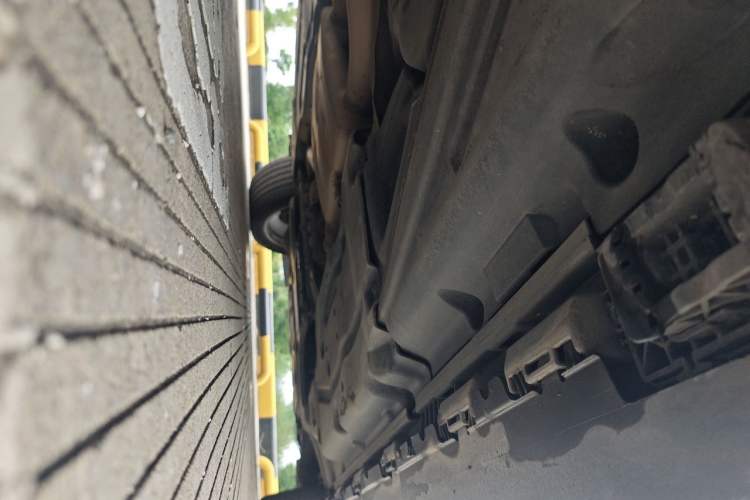 Used Mercedes-Benz GLS 2016 GLS 500 4MATIC Chassis Rear Right