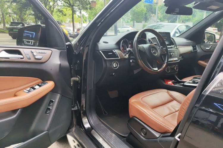 Used Mercedes-Benz GLS 2016 GLS 400 4MATIC Luxury Model Driver Seat