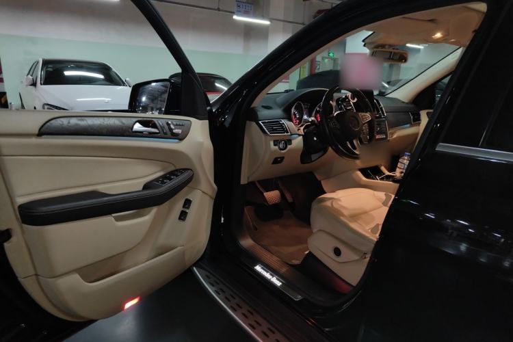 Used Mercedes-Benz GLS 2016 GLS 400 4MATIC Luxury Model Driver Seat