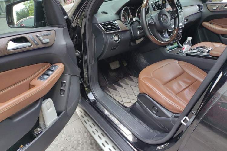 Used Mercedes-Benz GLS 2016 GLS 400 4MATIC Luxury Model Driver Seat