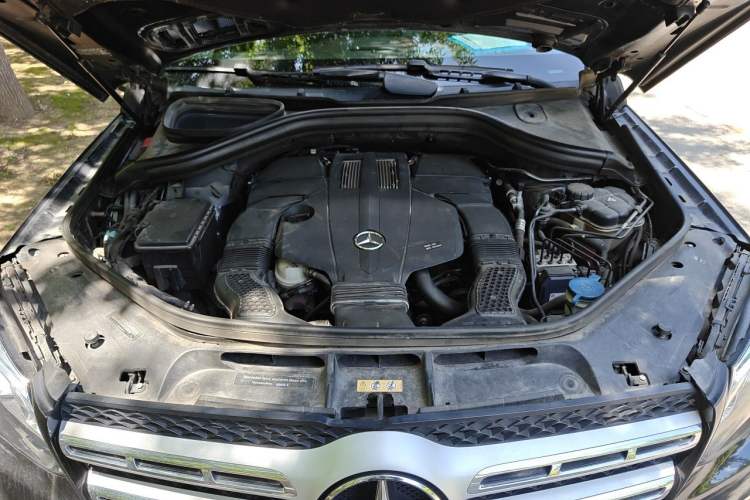 Used Mercedes-Benz GLS  Engine Bay