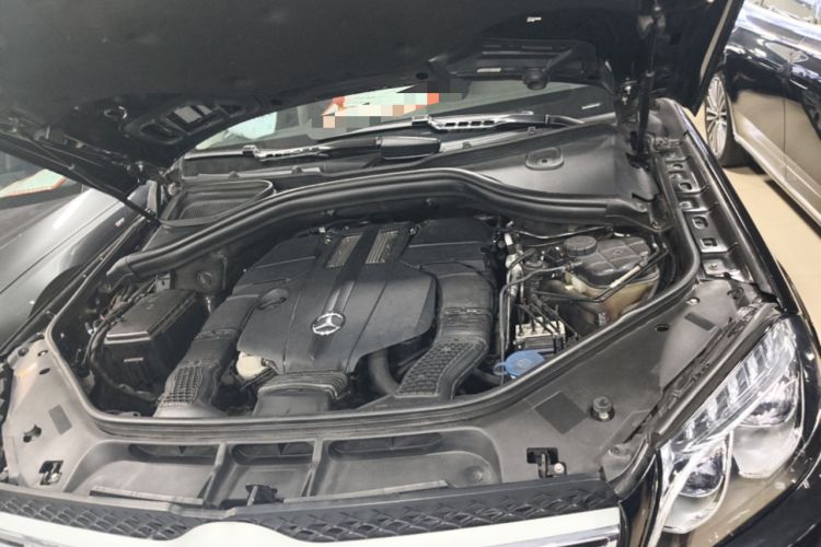 Used Mercedes-Benz GLS 2016 GLS 400 4MATIC Dynamic Model Engine Bay