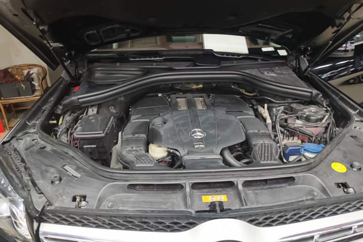 Used Mercedes-Benz GLS  Engine Bay