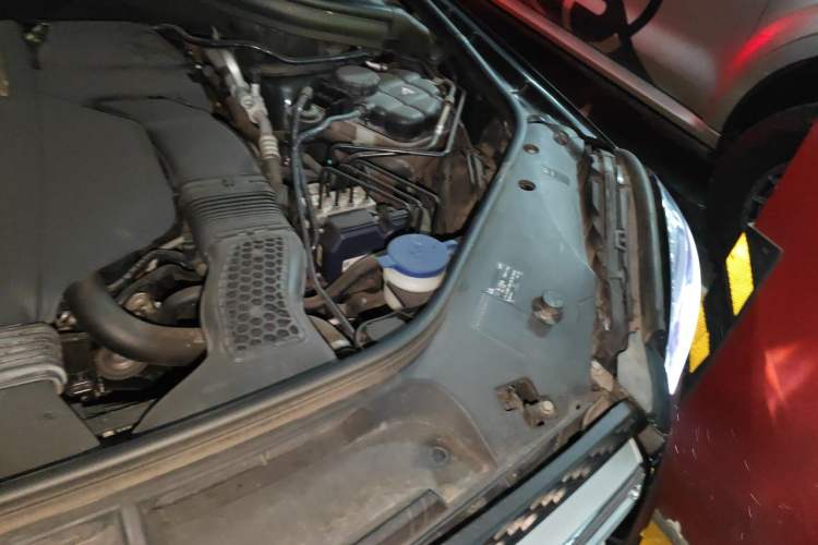 Used Mercedes-Benz GLS 2016 GLS 400 4MATIC Luxury Model Engine Bay Left