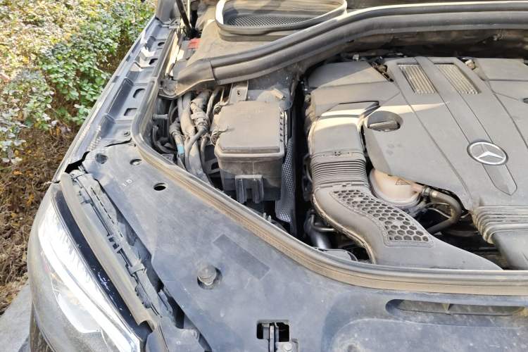 Used Mercedes-Benz GLS 2016 GLS 400 4MATIC Luxury Model Engine Bay Right