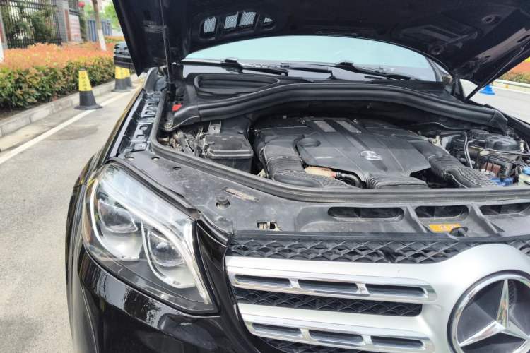 Used Mercedes-Benz GLS  Engine Bay Right