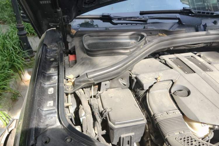 Used Mercedes-Benz GLS 2016 GLS 400 4MATIC Dynamic Model Engine Bay Right