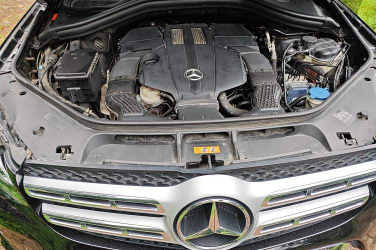 Used Mercedes-Benz GLS 2016 GLS 400 4MATIC Dynamic Model Engine Bay