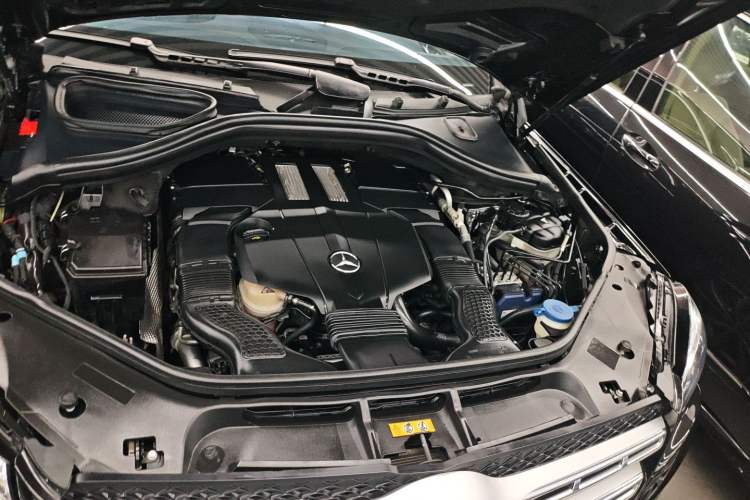 Used Mercedes-Benz GLS 2016 GLS 400 4MATIC Dynamic Model Engine Bay