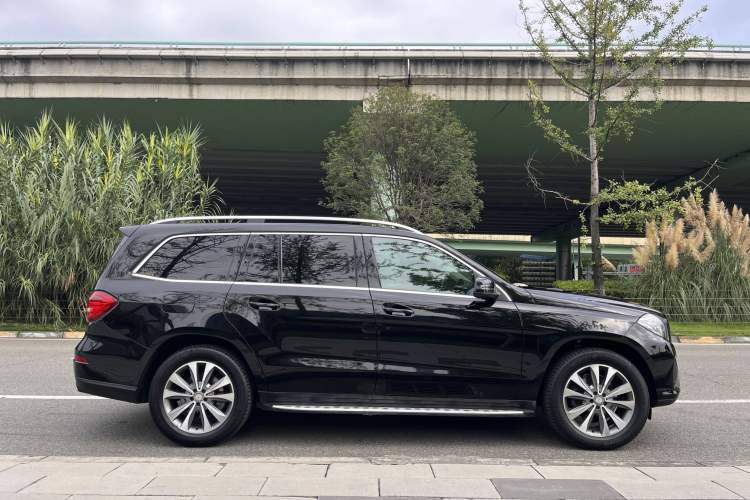 Used Mercedes-Benz GLS 2016 GLS 400 4MATIC Dynamic Model Exterior 4