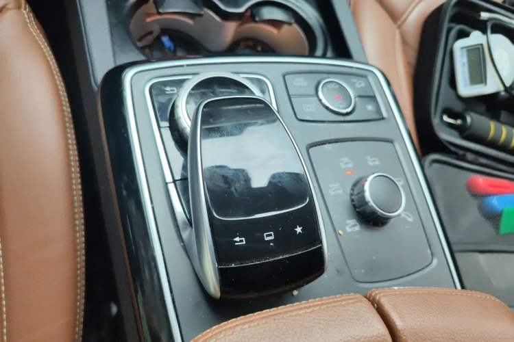 Used Mercedes-Benz GLS 2016 GLS 400 4MATIC Luxury Model Gear Lever