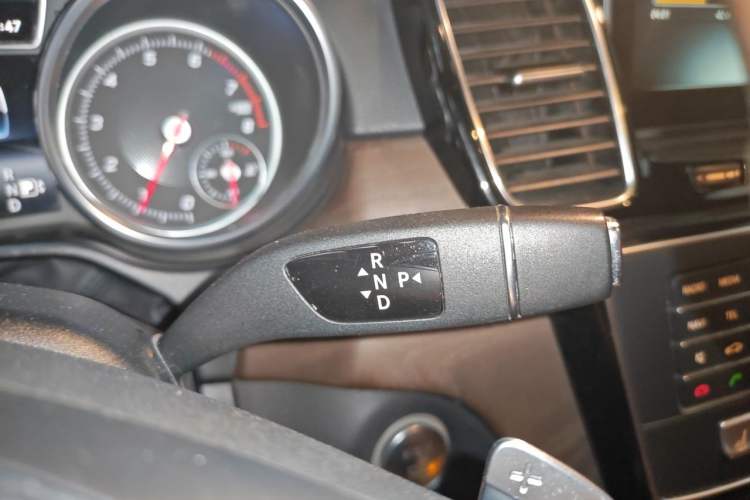 Used Mercedes-Benz GLS 2016 GLS 400 4MATIC Luxury Model Gear Lever