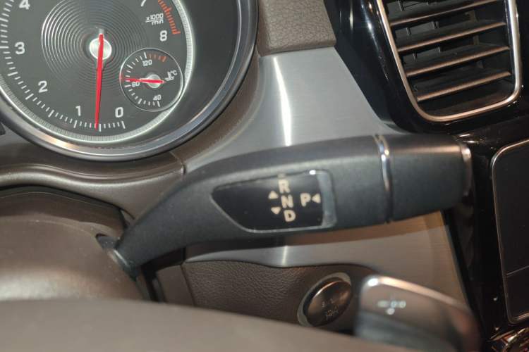 Used Mercedes-Benz GLS 2016 GLS 400 4MATIC Dynamic Model Gear Lever