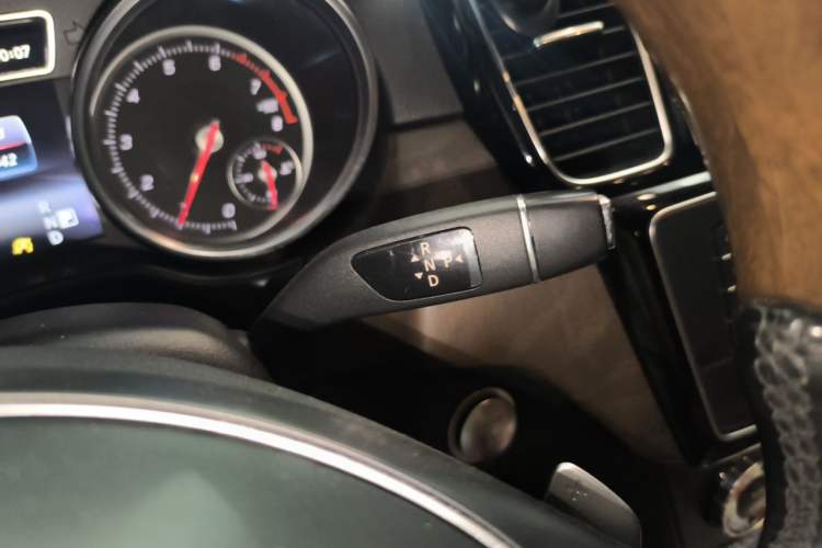 Used Mercedes-Benz GLS 2016 GLS 400 4MATIC Luxury Model Gear Lever