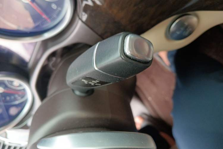 Used Mercedes-Benz GLS 2016 GLS 400 4MATIC Dynamic Model Gear Lever