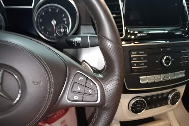Used Mercedes-Benz GLS 2016 GLS 400 4MATIC Dynamic Model Gear Lever