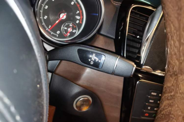 Used Mercedes-Benz GLS 2016 GLS 400 4MATIC Luxury Model Gear Lever
