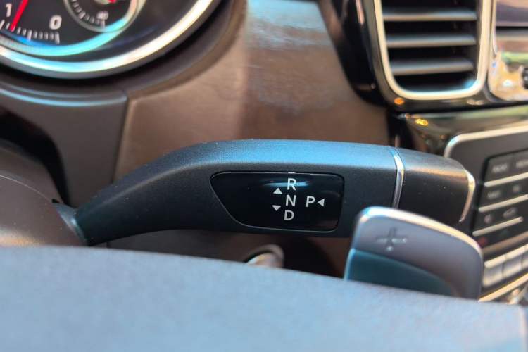 Used Mercedes-Benz GLS 2016 GLS 400 4MATIC Dynamic Model Gear Lever