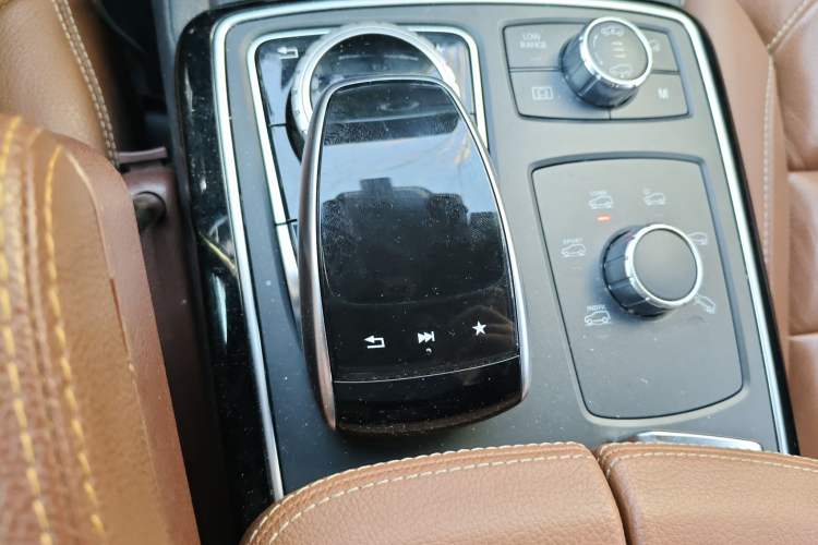 Used Mercedes-Benz GLS 2016 GLS 400 4MATIC Luxury Model Gear Lever