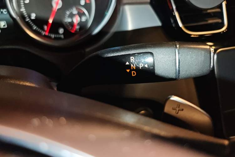 Used Mercedes-Benz GLS 2016 GLS 400 4MATIC Dynamic Model Gear Lever