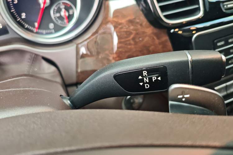 Used Mercedes-Benz GLS 2016 GLS 400 4MATIC Dynamic Model Gear Lever