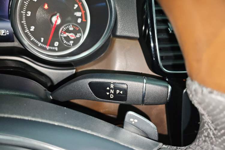 Used Mercedes-Benz GLS 2016 GLS 400 4MATIC Dynamic Model Gear Lever