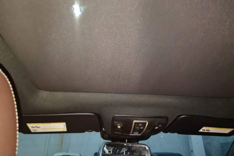 Used Mercedes-Benz GLS  Headliner