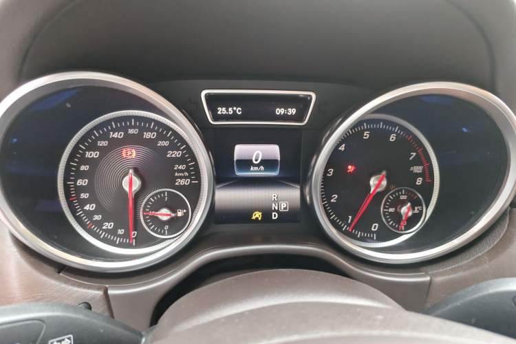 Used Mercedes-Benz GLS 2016 GLS 400 4MATIC Dynamic Model Instrument Cluster