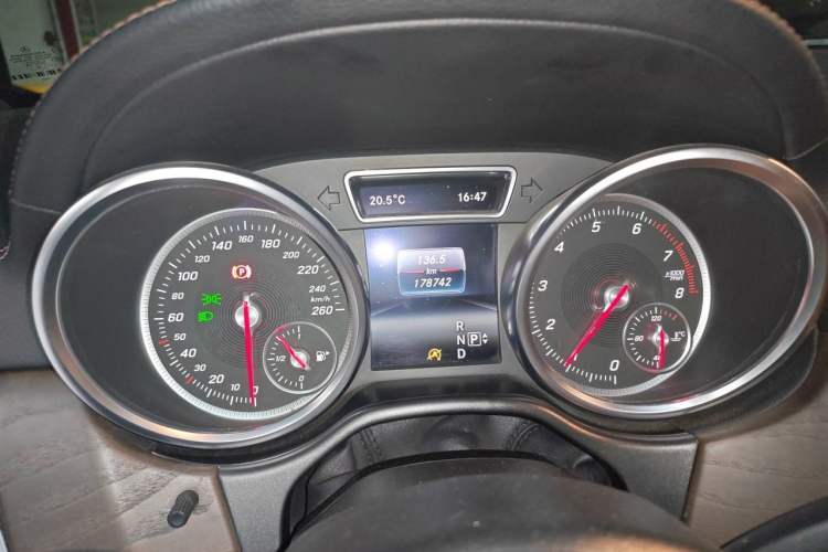 Used Mercedes-Benz GLS 2016 GLS 400 4MATIC Luxury Model Instrument Cluster