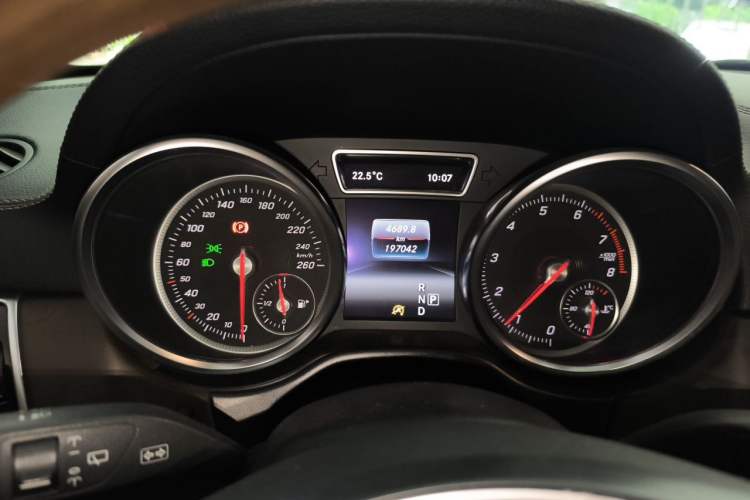 Used Mercedes-Benz GLS 2016 GLS 400 4MATIC Luxury Model Instrument Cluster